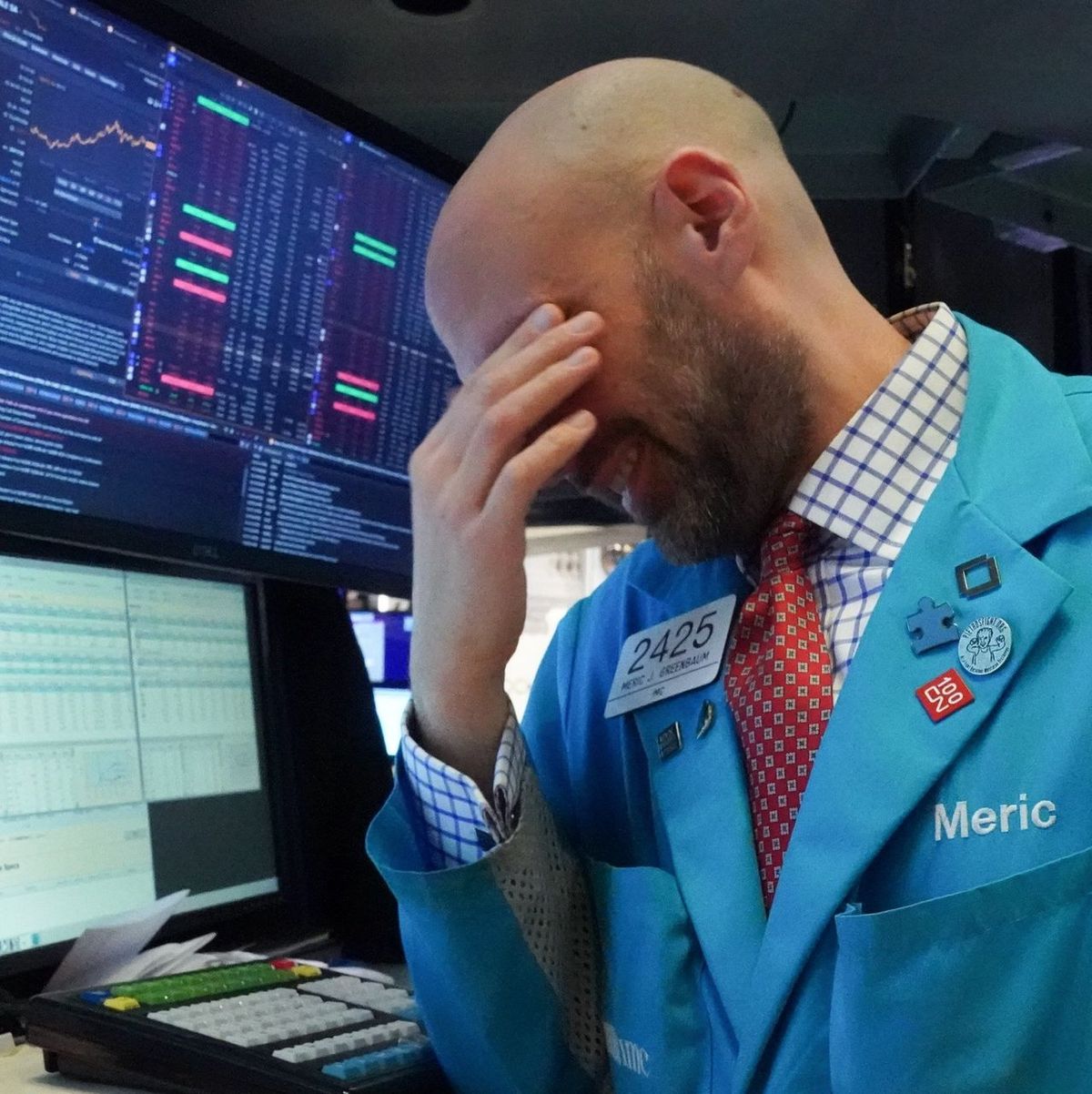 Markets plunge as virus scare and oil cuts scare investors