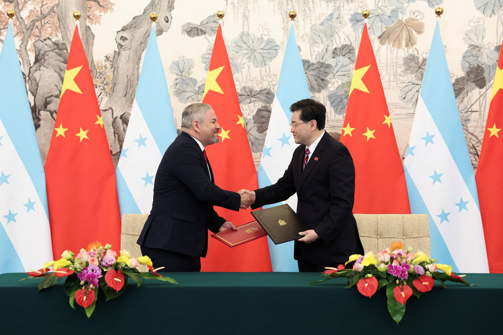 Honduras and China formalize diplomatic relations