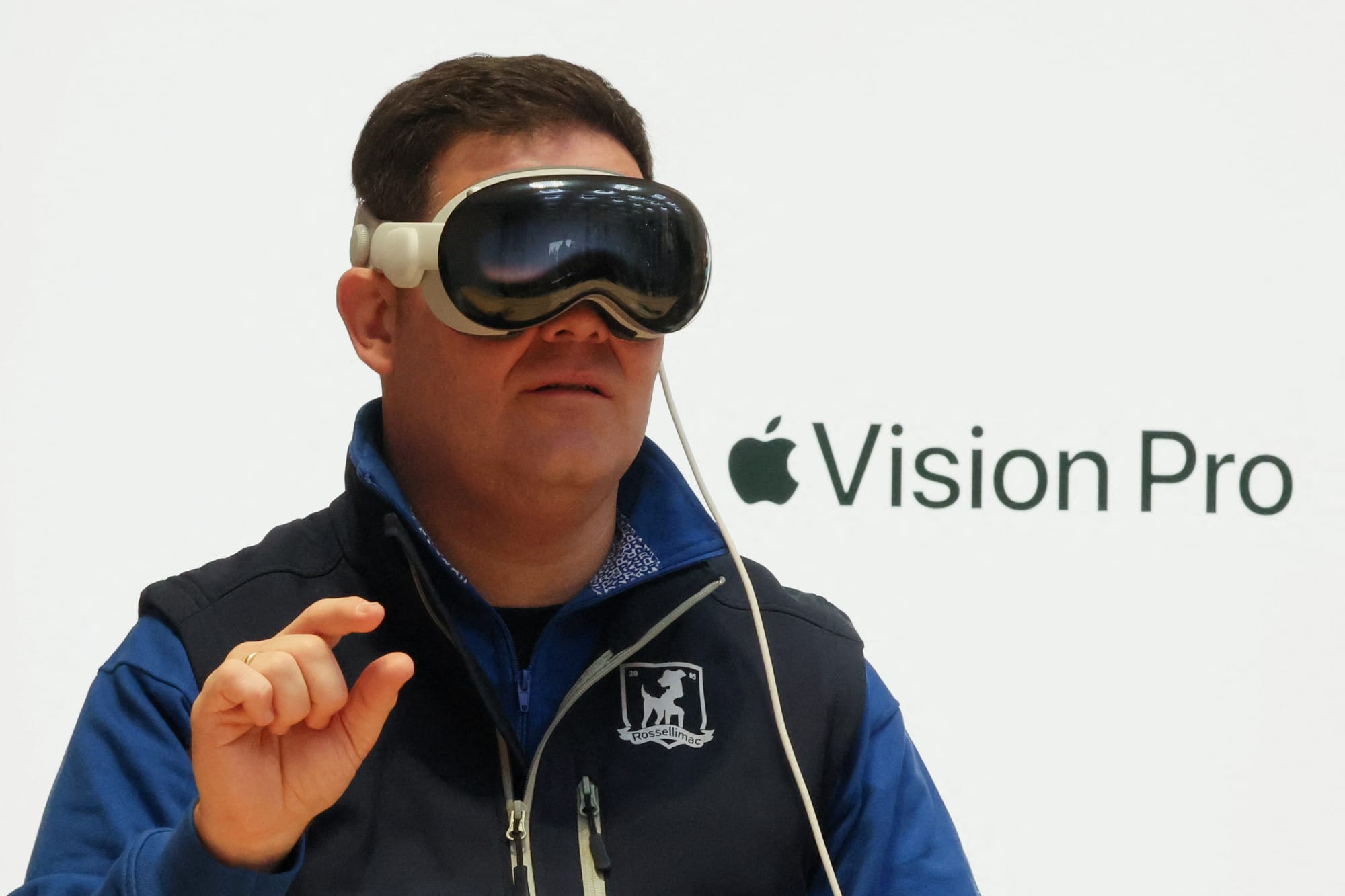 Apple Vision Pro Zoom