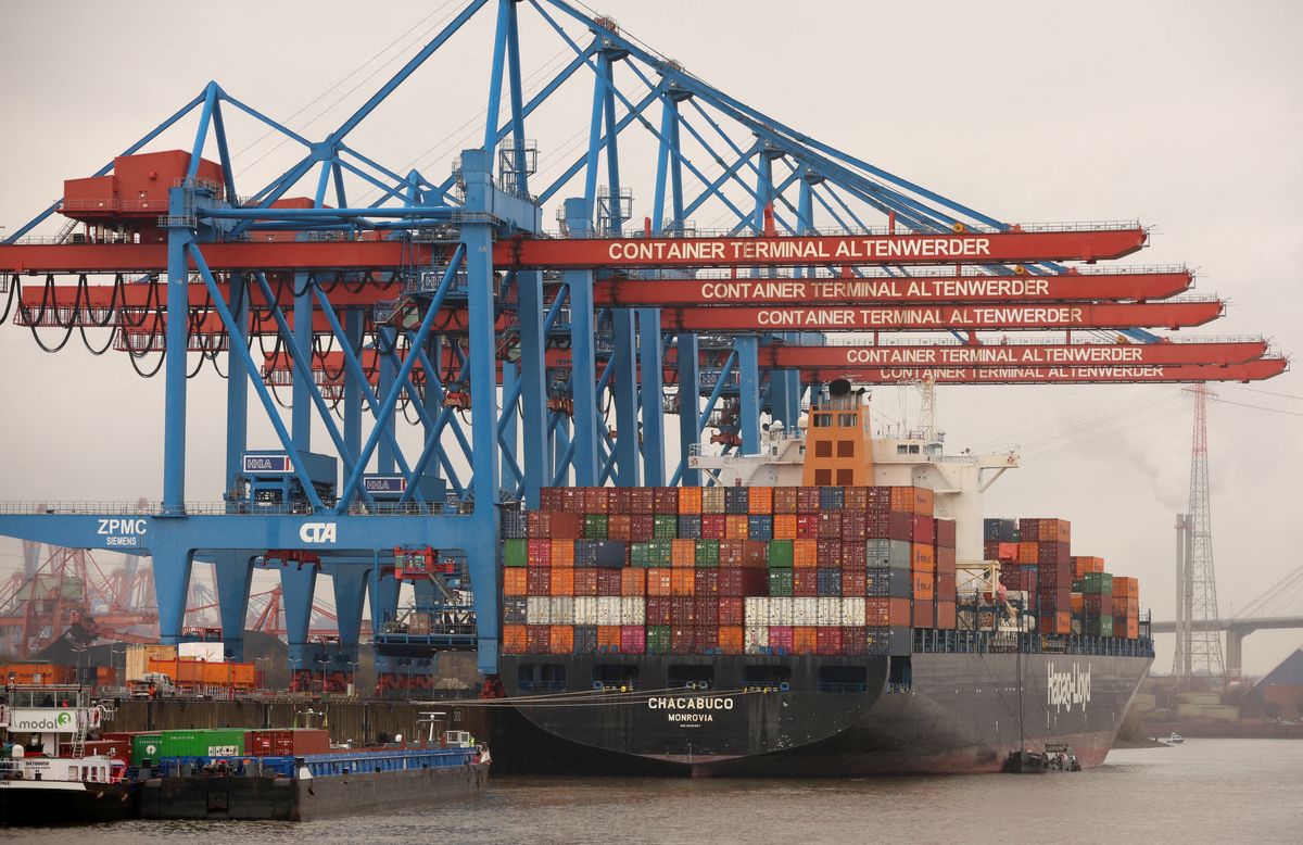 Global shipping has a greenhouse gas problem