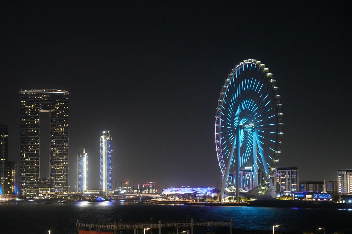 Why did Dubai’s famous observation wheel stop turning?