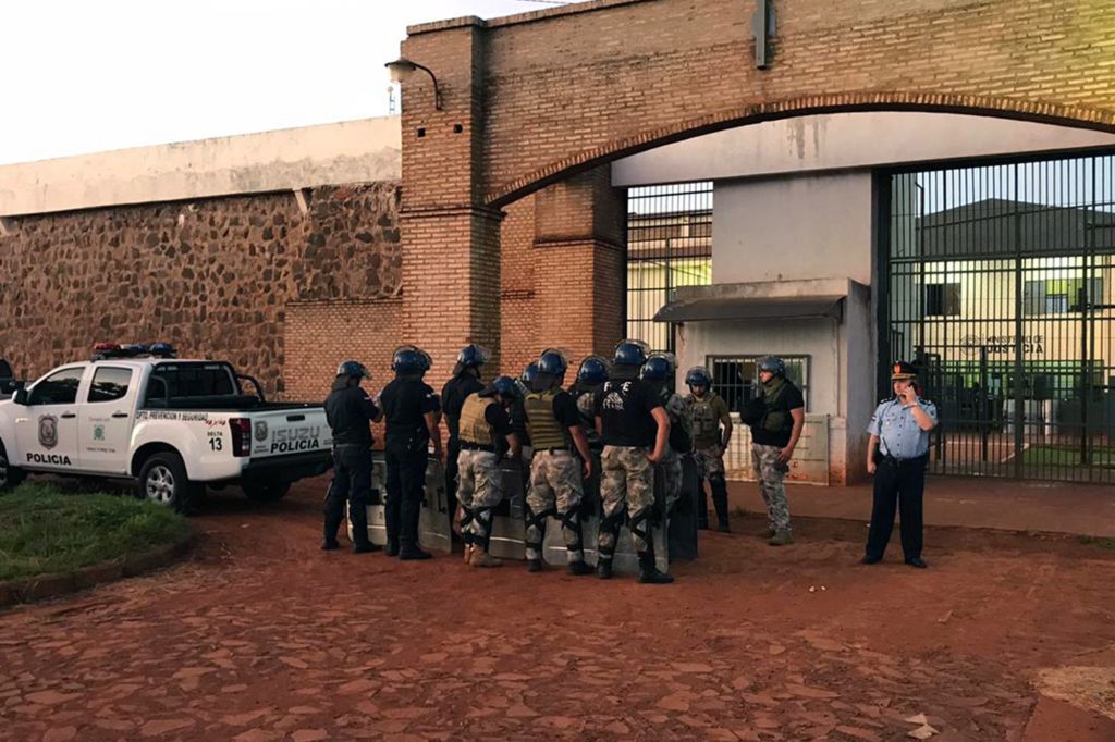 Inmates tunnel escape from Paraguayan prison near Brazil border