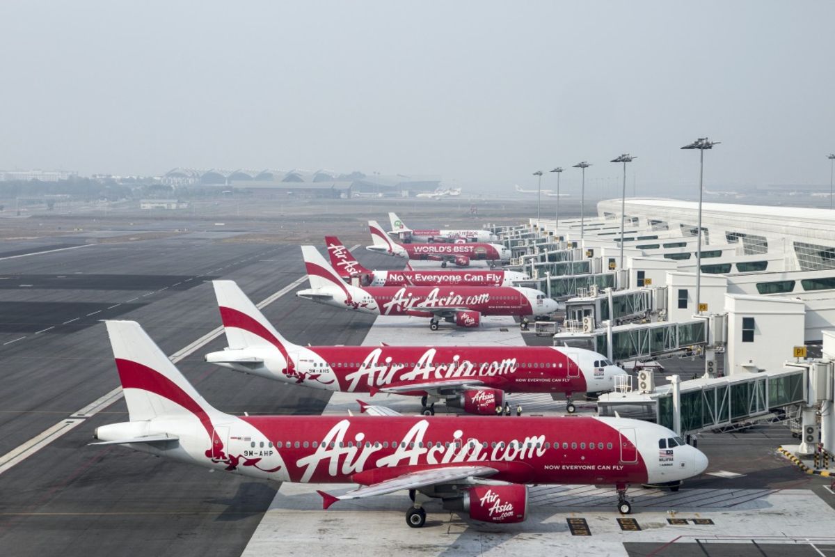 Malaysia to investigate AirAsia bribery charges
