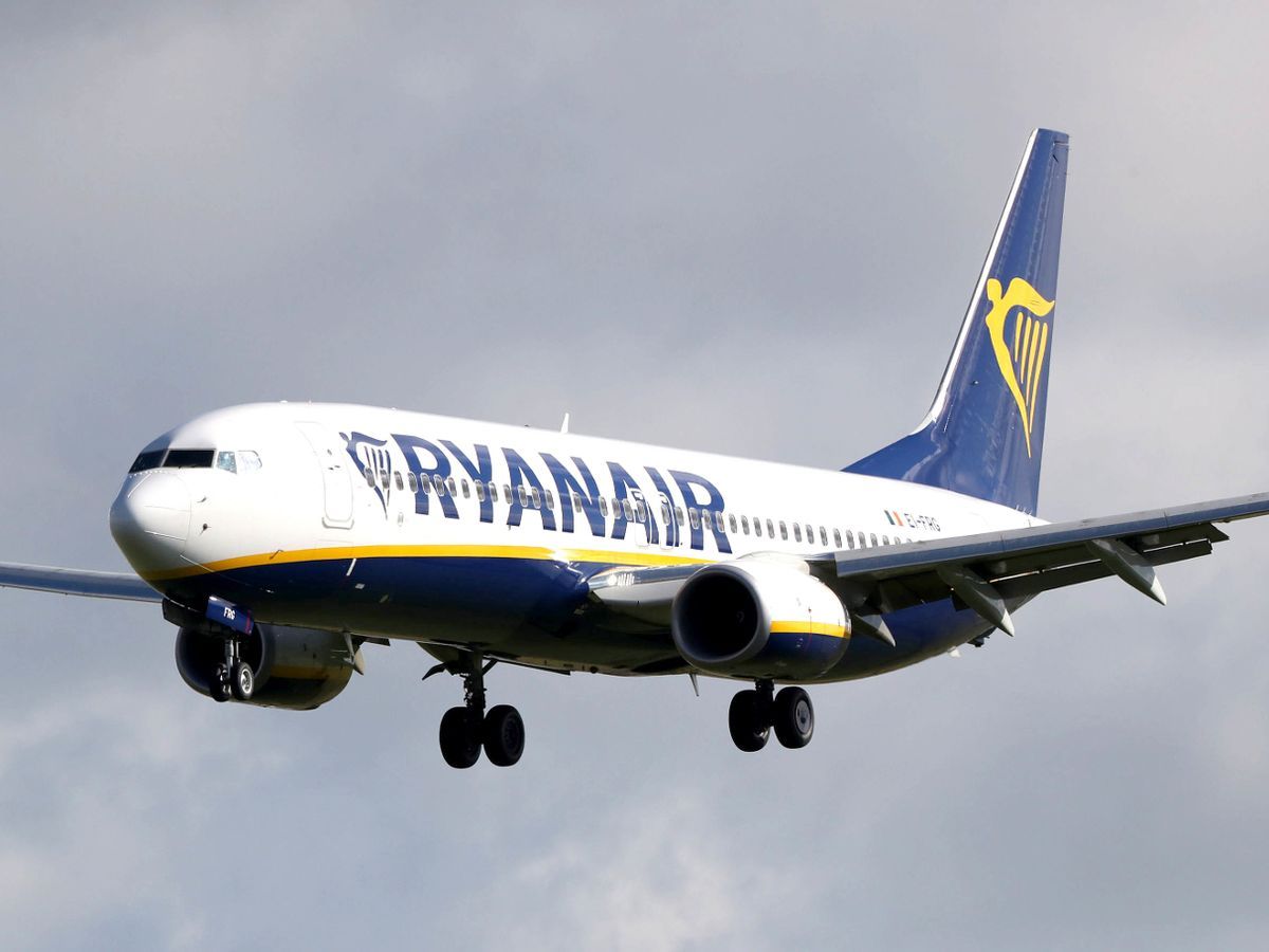 Ryanair forced to pull ads claiming it has ‘lowest CO2 emissions’
