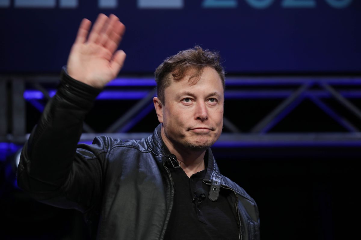 Elon Musk tweets his way into trouble… again