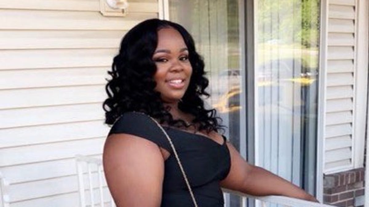Louisville police fires one officer involved in fatal shooting of Breonna Taylor