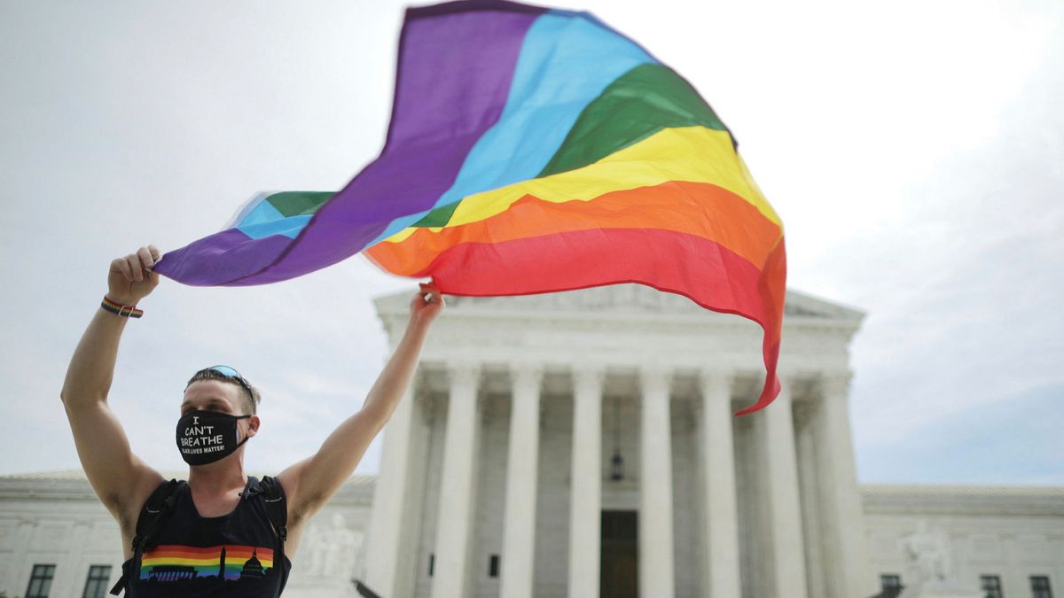 In landmark ruling, Supreme Court prohibits workplace discrimination against LGBTQ workers