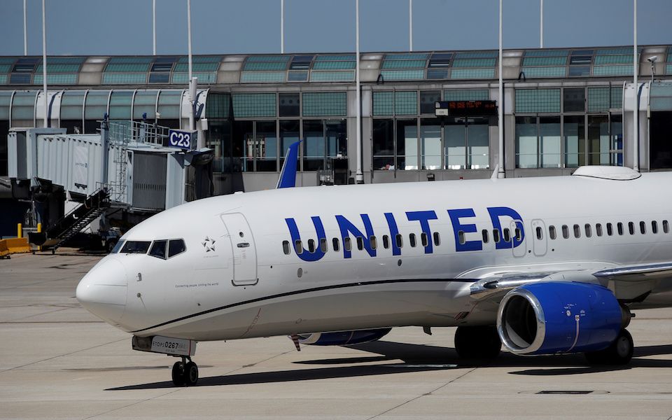 Supersonic jets and United Airlines’ bet on business travel, explained