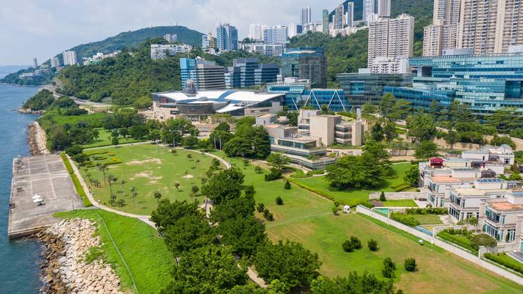 Check out these top 4 picnic spots in Hong Kong
