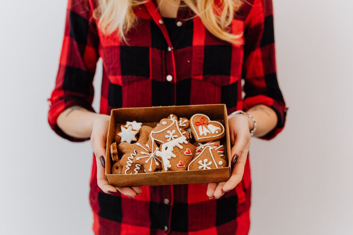 Spread holiday cheer with DIY homemade cookie boxes