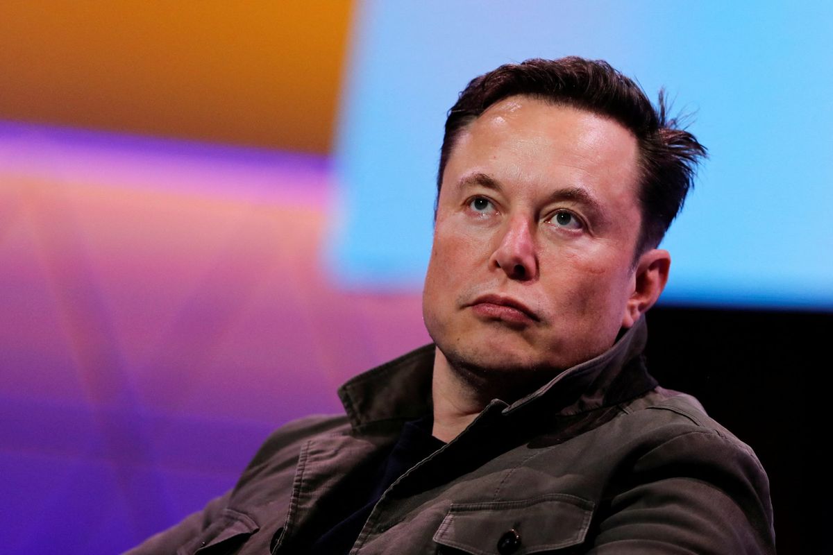 Elon Musk defends Tesla going private tweet