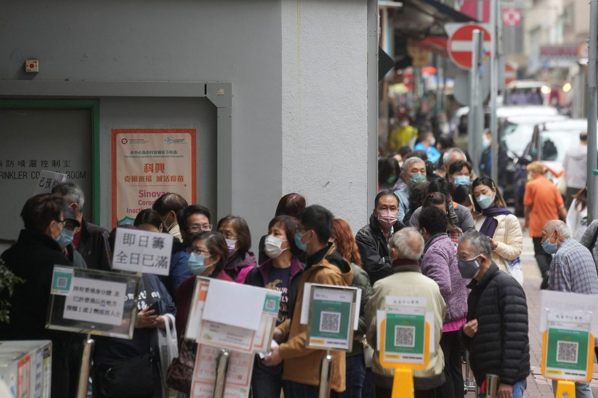 Hong Kong asks for Beijing’s help as it records 2,000 preliminary cases in COVID-19 “crisis”