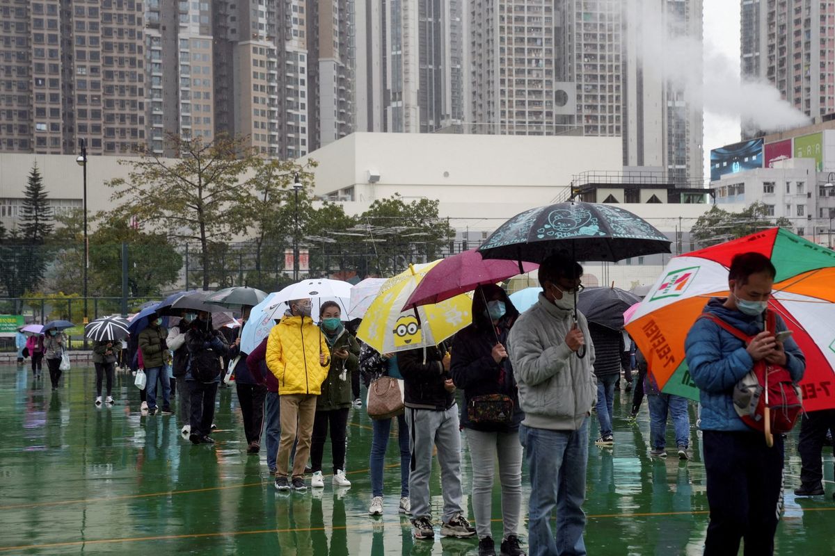 Flights to Hong Kong dwindle as departures reach pre-pandemic highs
