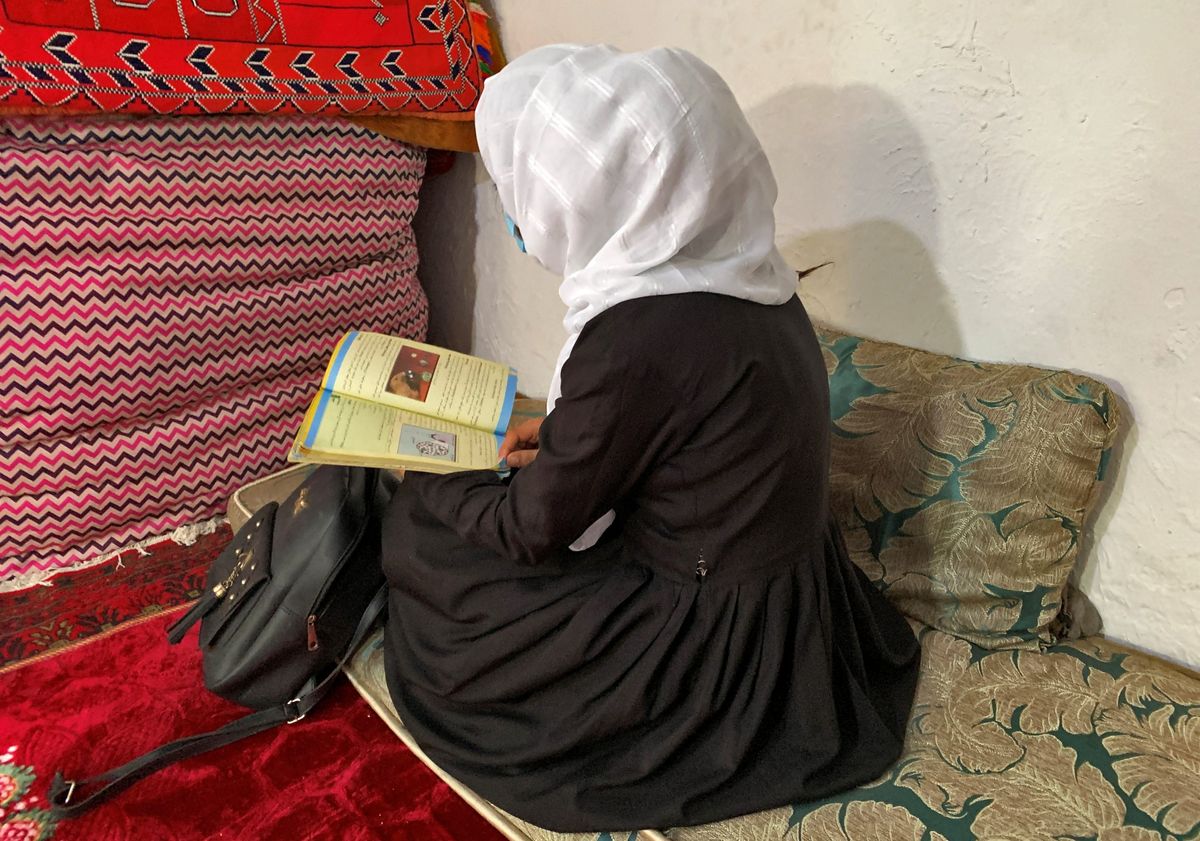 Taliban backtracks on promise to let girls go to school