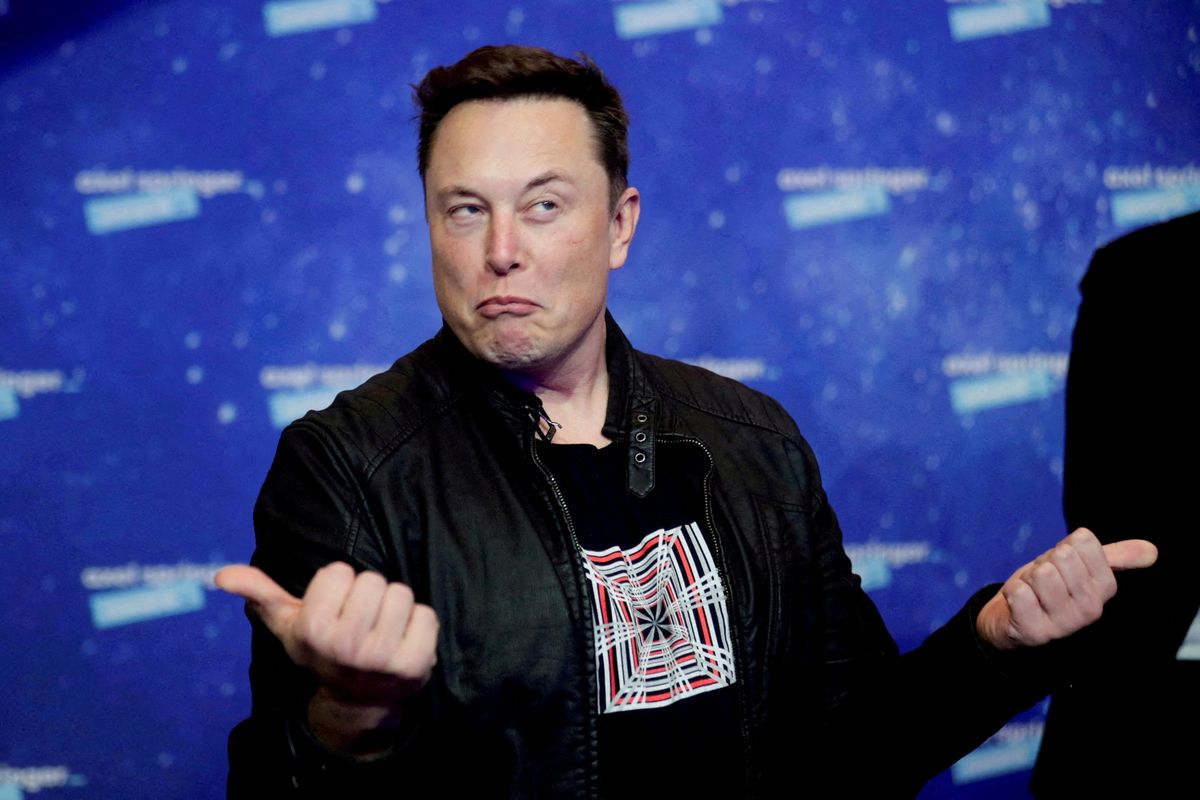 Elon Musk’s tweet about buying Coca-Cola to “put cocaine the back in” goes viral