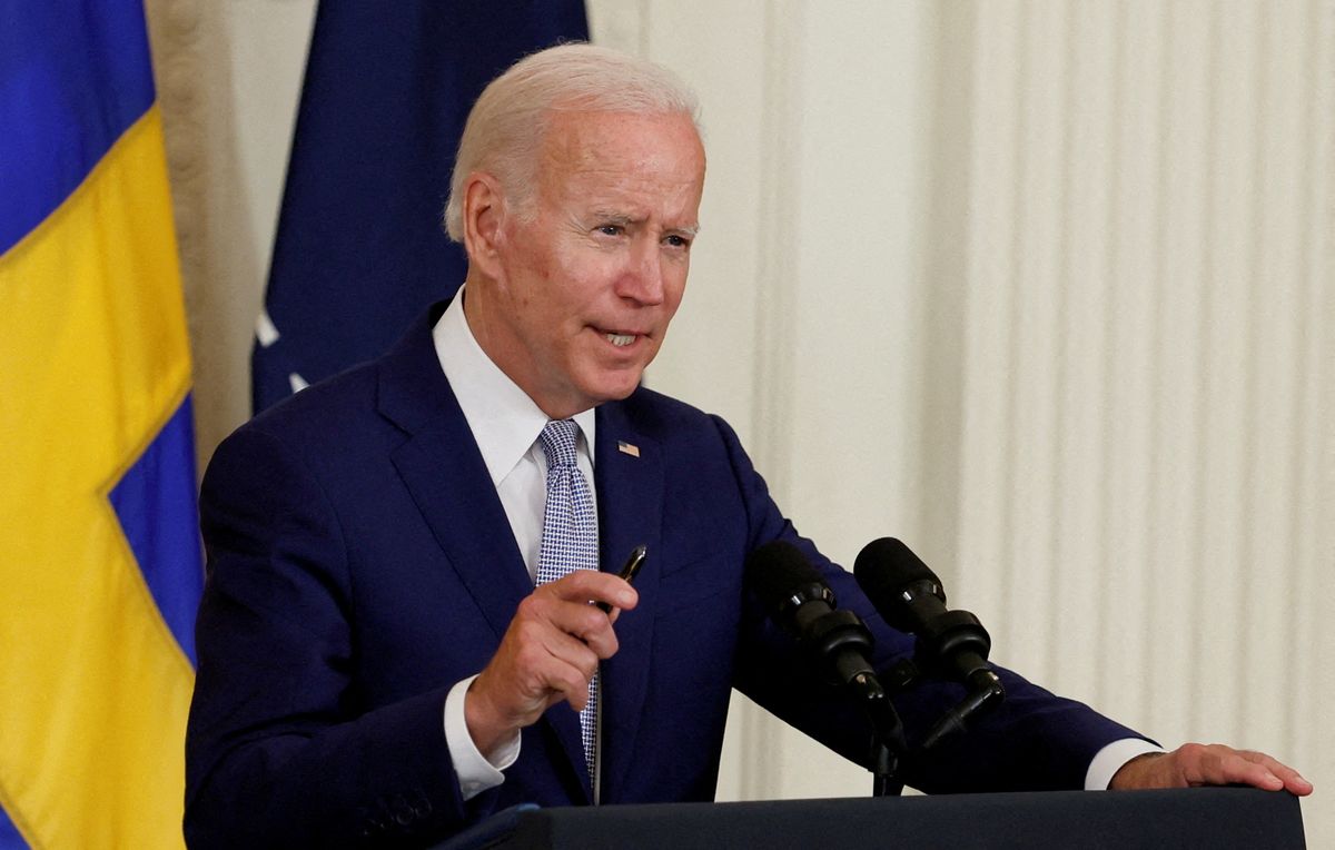 Biden cancels some student loan debt for US students and grads