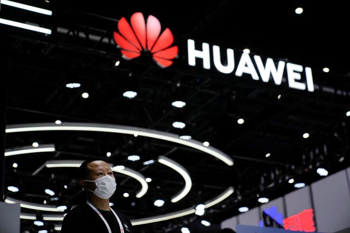 The US bans Huawei sales in crackdown on Chinese tech giants