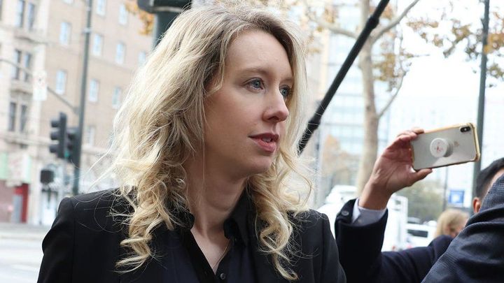 US prosecutors say Elizabeth Holmes attempted to flee the US to Mexico