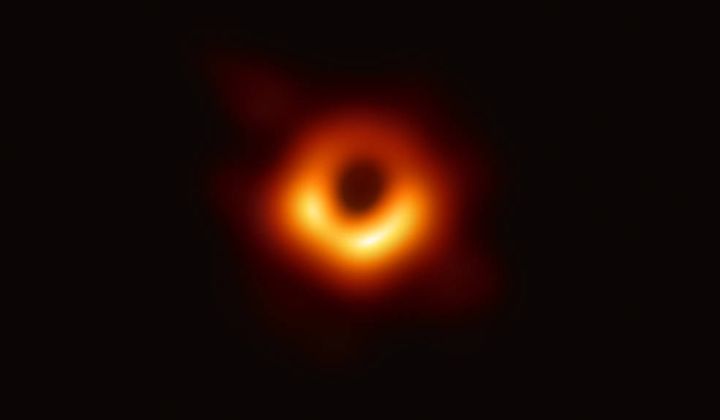 ultramassive black hole discovered