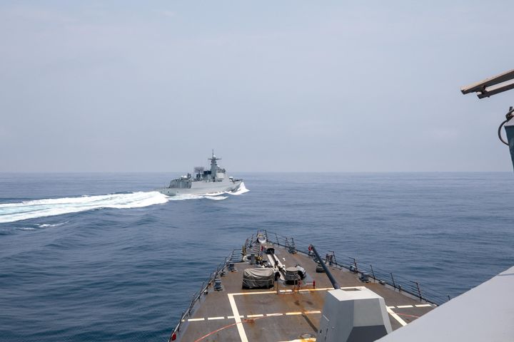 US and China warship encounter in Taiwan Strait