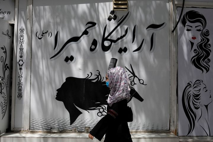 Afghan beauty salon bans