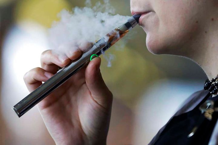 US Congress plans on banning tobacco sales for under 21s